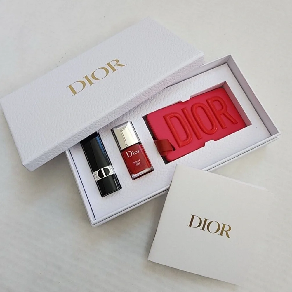 Dior set red
